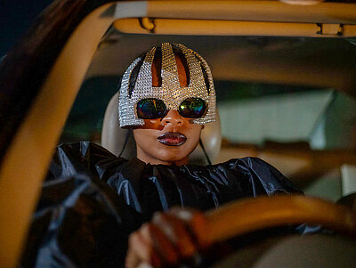 Szenenbild aus dem Film On Becoming A Guinea Fowl