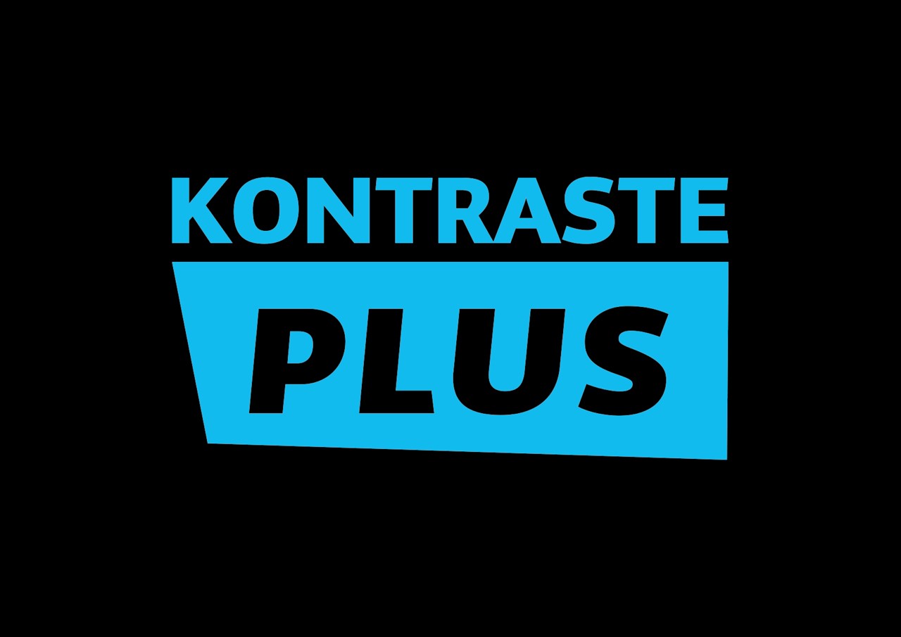 Logo Kontraste Plus in blau mit schwarzem Hintergrund