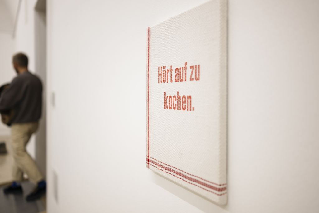 Stoffdruck mit dem Aufdruck Hört auf zu kochen